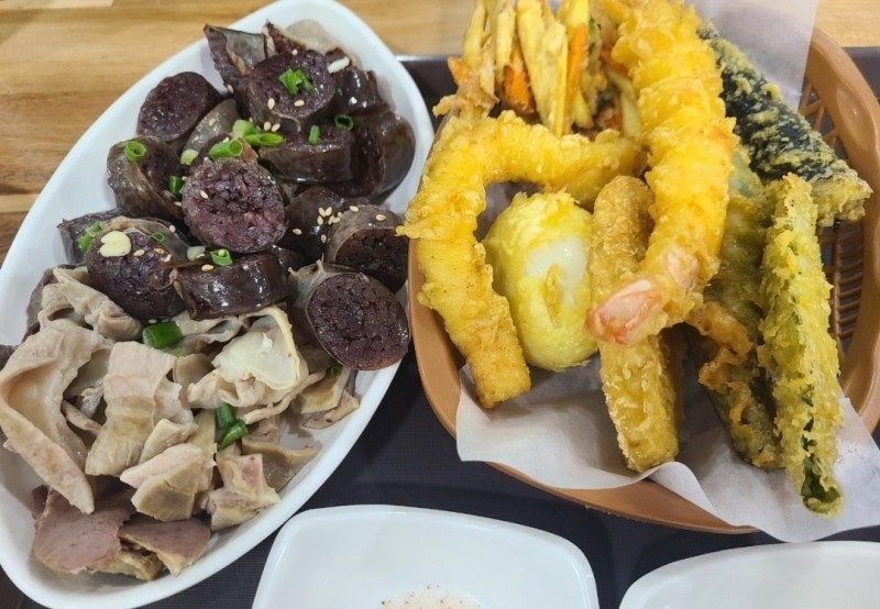 떡튀순에 한잔먹습니다