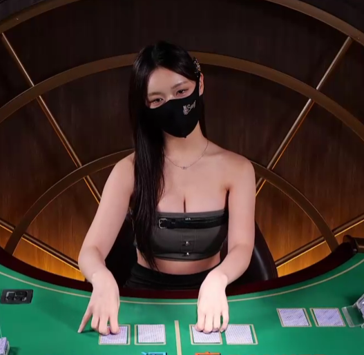 카드 뒤집는 순간까지 예쁘네