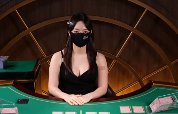 나비핀보다 눈에 띄는 건 딜러님